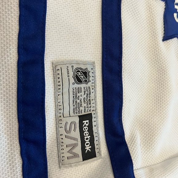 Toronto Maple Leafs Jersey - Youth - Picture 4 of 4